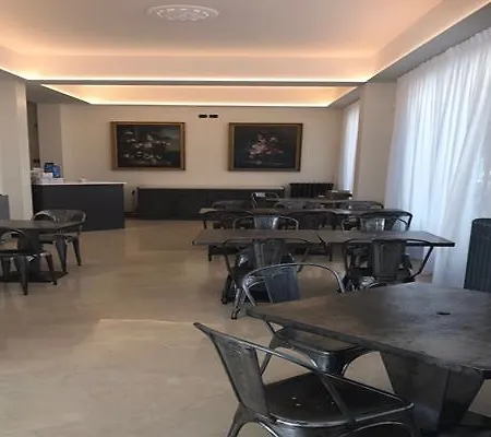 מלון Boutique Liberty 1904 3*