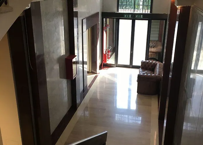 Boutique Liberty 1904 מלון